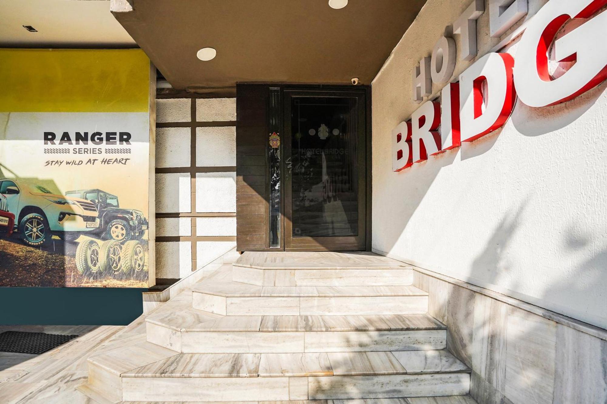 OYO 2286 Hotel Bridge Ahmedabad Exterior foto