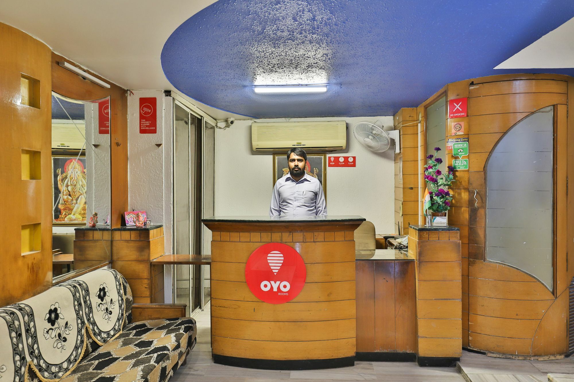 OYO 2286 Hotel Bridge Ahmedabad Exterior foto