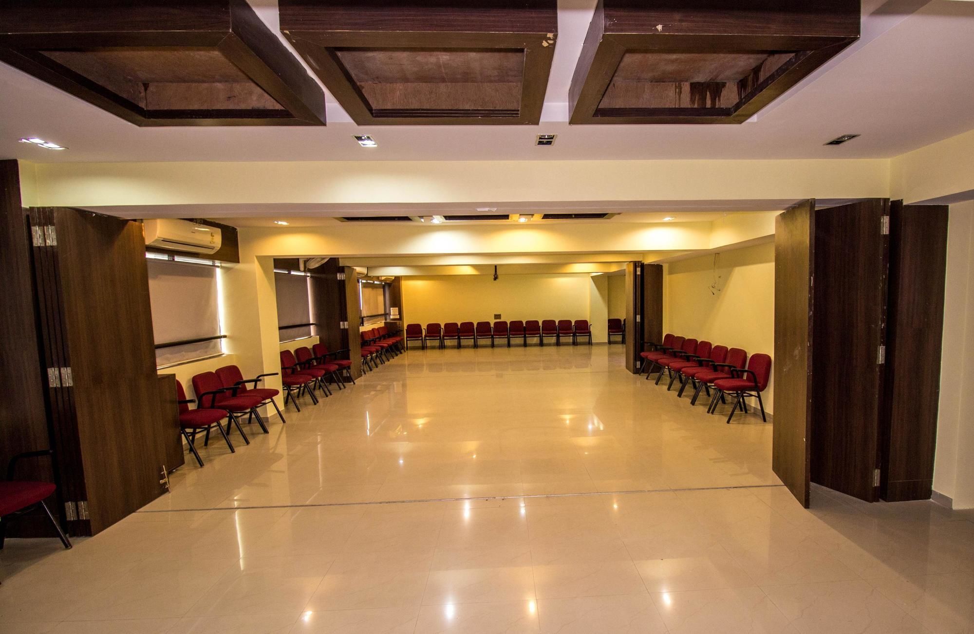 OYO 2286 Hotel Bridge Ahmedabad Exterior foto