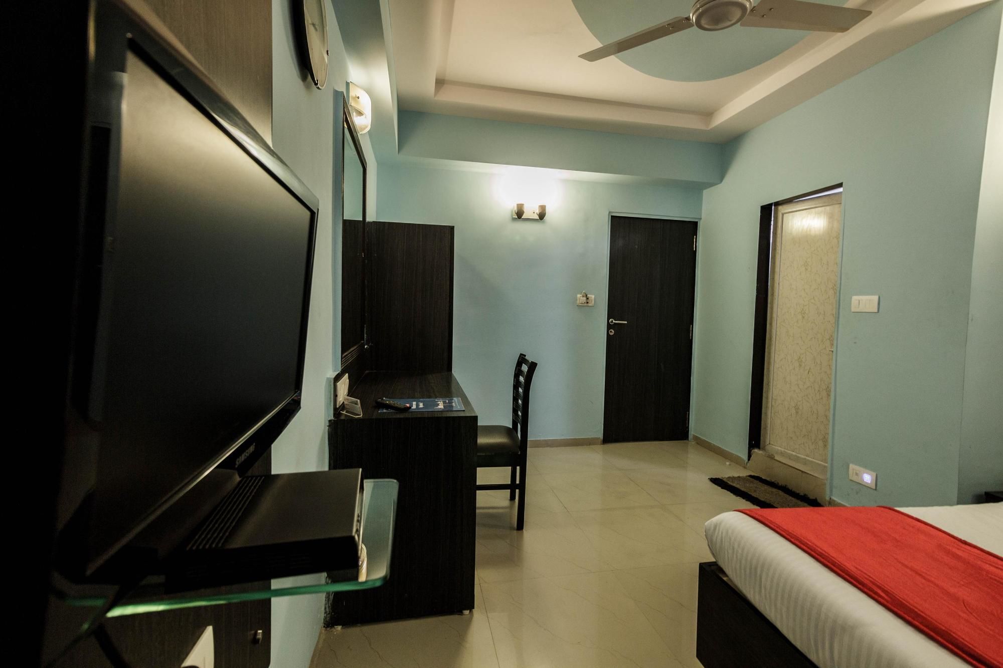 OYO 2286 Hotel Bridge Ahmedabad Exterior foto